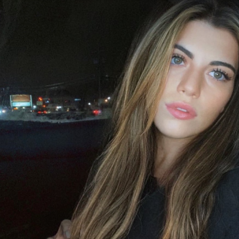 Meet your Posher, Chloe